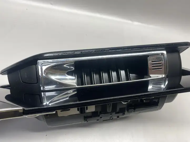 Audi A8 S8 D4 4H (2010 - 2014) 4H4867470 Прочая отделка задней двери — фото 8