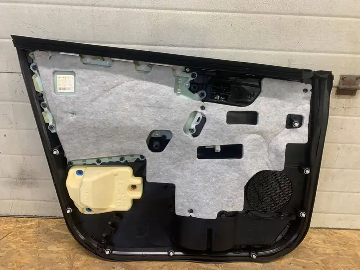 Toyota RAV 4 (XA40) (2012 - 2018) 67777X1B08 Обшивка передней двери — фото 6