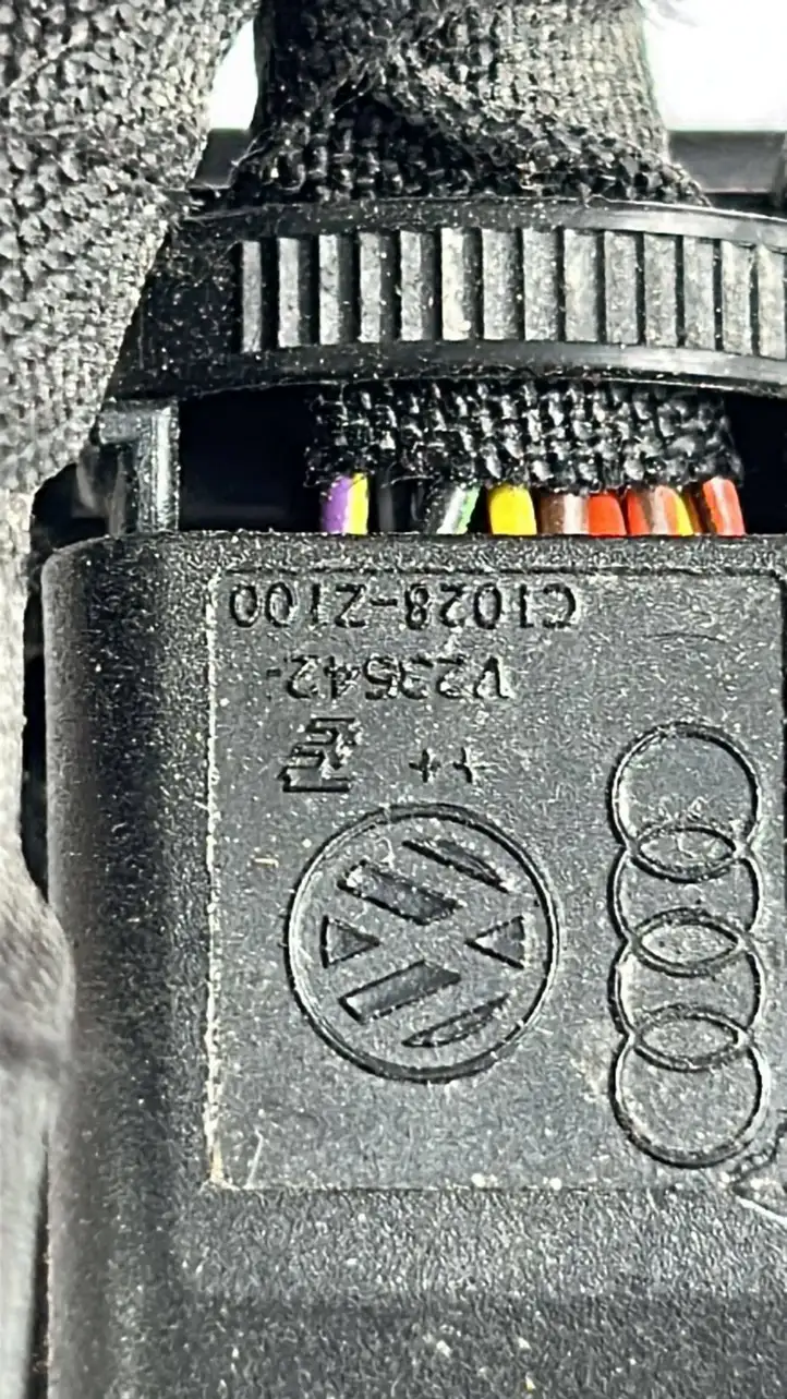 Audi Q5 (2012 - 2017)  1J0906379B Другой проводник