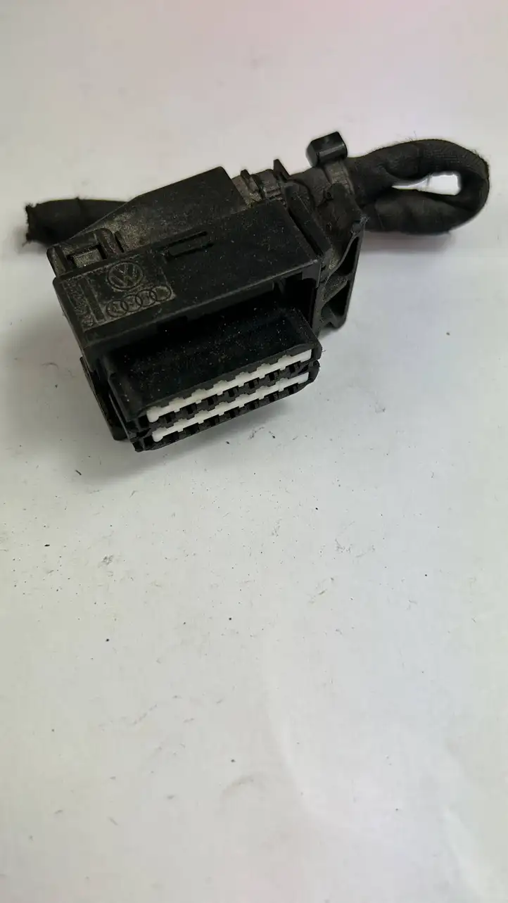 Audi Q5 (2012 - 2017)  1J0906379B Другой проводник