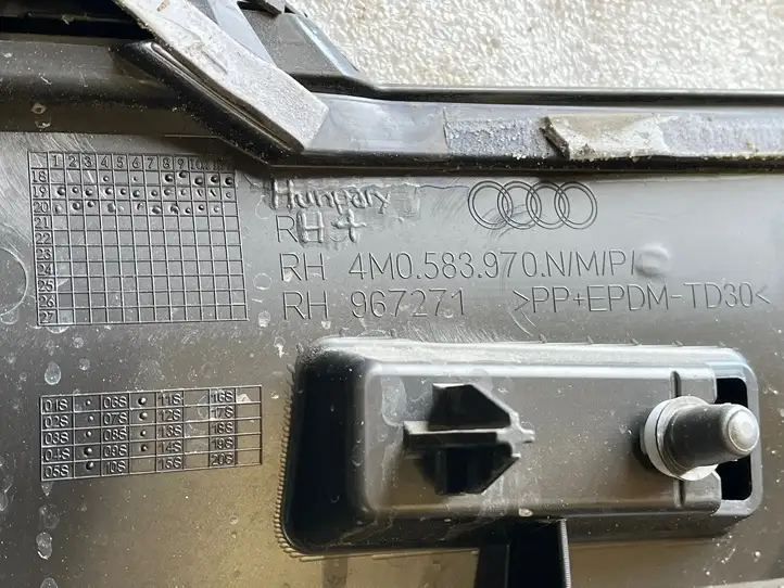 Audi Q7 4M (2015 - ) 4M0583970N Молдинги задней двери — фото 8