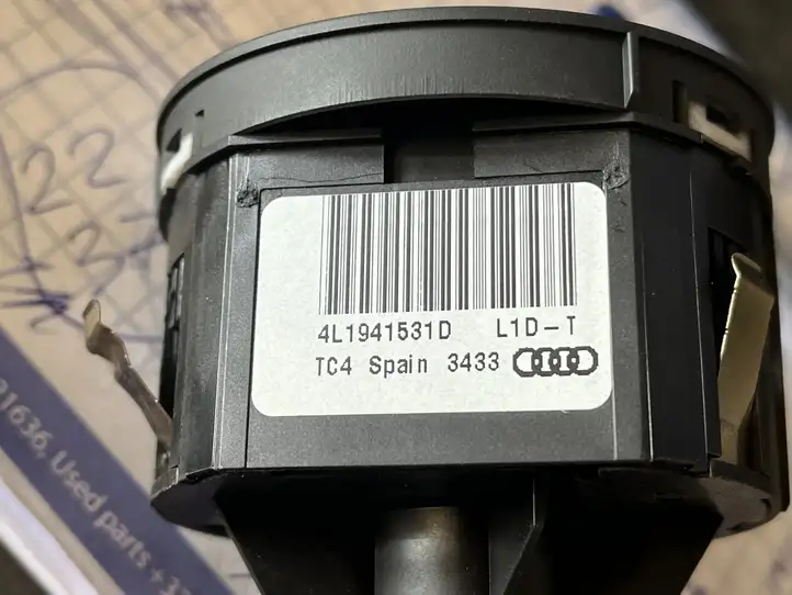 Audi Q7 4L (2009 - 2015) 4L1941531D Включатель фонарей — фото 2