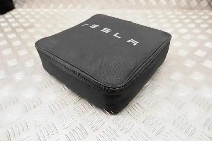 Tesla Model 3 (2017 - 2023) 147907500C Кабель для зарядки электромобилей — фото 11