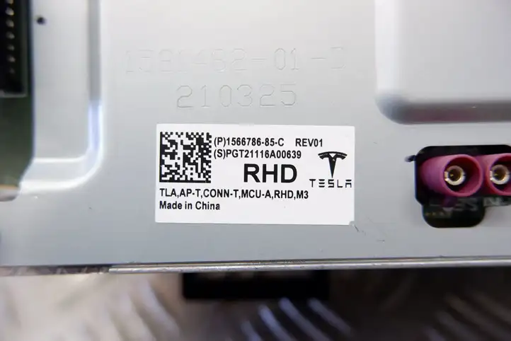 Tesla Model 3 (2017 - 2023) 156678685C Прочие блоки управления — фото 9