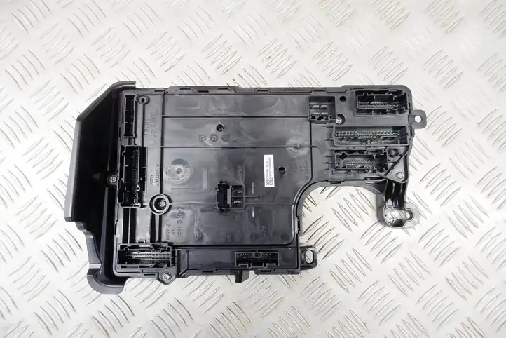 Tesla Model 3 (2017 - 2023) 156745500C Модуль комфорта — фото 4