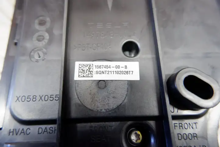 Tesla Model 3 (2017 - 2023) 156745400B Модуль комфорта — фото 3