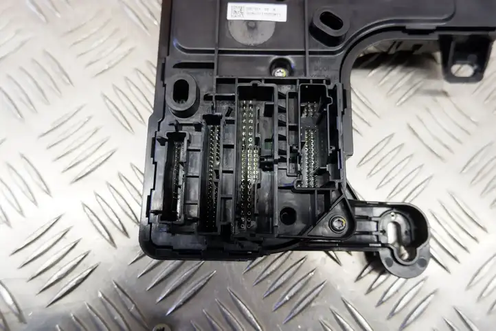 Tesla Model 3 (2017 - 2023) 156745400B Модуль комфорта — фото 9