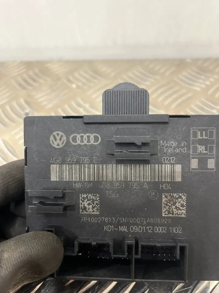 Audi A6 C7 (2011 - 2014) 4G8959795E Блок управления дверью — фото 3