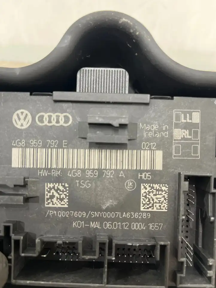 Audi A6 C7 (2011 - 2014) 4G8959792A Блок управления дверью — фото 3
