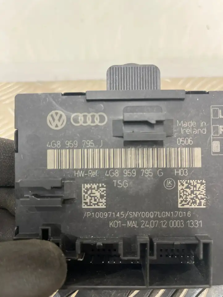 Audi A7 S7 4G (2010 - 2014) 4G8959795G Блок управления дверью — фото 3