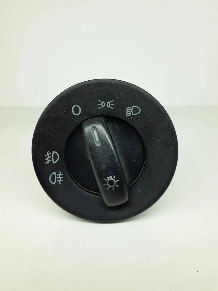 Skoda Octavia Mk2 (1Z) (2004 - 2013) 1Z0941431C Включатель фонарей — фото 1