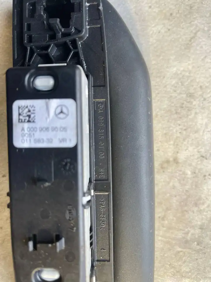 Mercedes-Benz GLC X253/C253 (2015 - ) A0998150100 Потолочная ручка задняя — фото 3