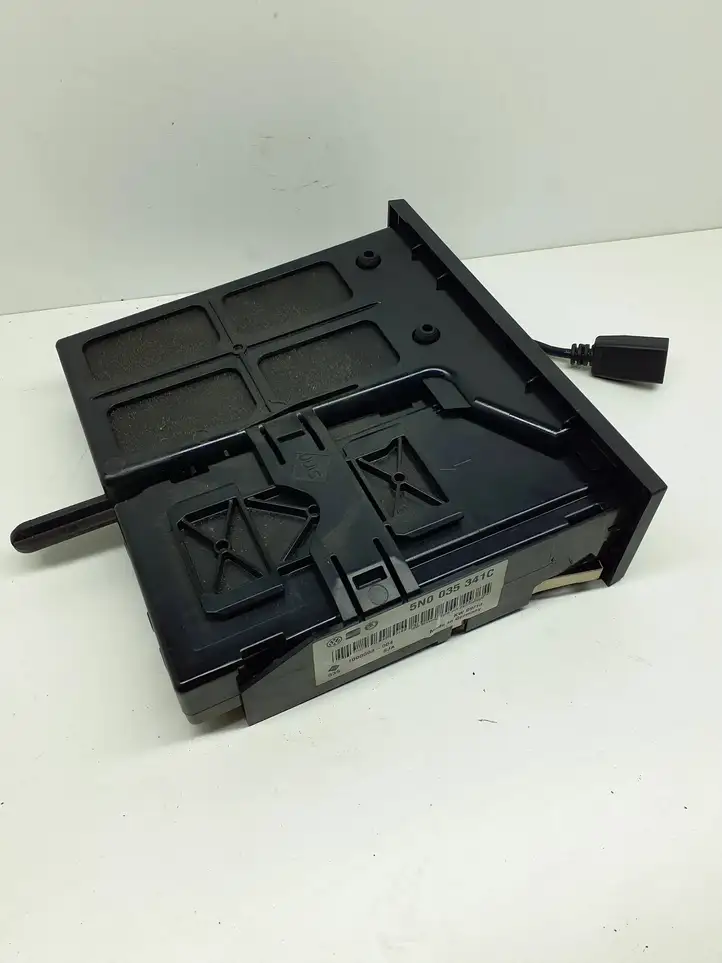 Volkswagen PASSAT B6 (2005 - 2010) 5N0035341C USB модуль — фото 4