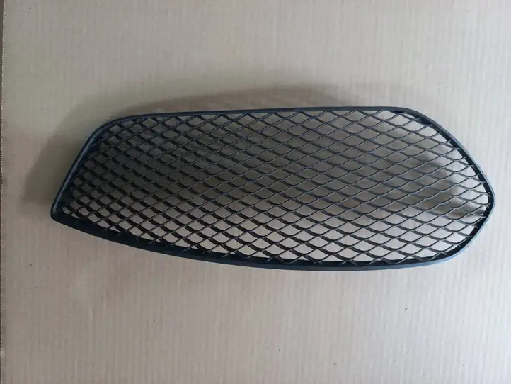 Mercedes-Benz CLA C117,X117,W117 (2013 - 2019) A1178801822 Решетка противотуманной фары — фото 1