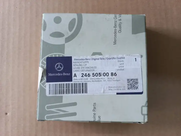 Mercedes-Benz CLA C117,X117,W117 (2013 - 2019) A2465050086 Верхняя панель радиатора — фото 1