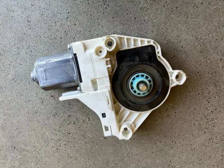 Audi A4 S4 B8 8K (2011 - 2015) 8K0959812A Стеклоподъемник задней двери — фото 1