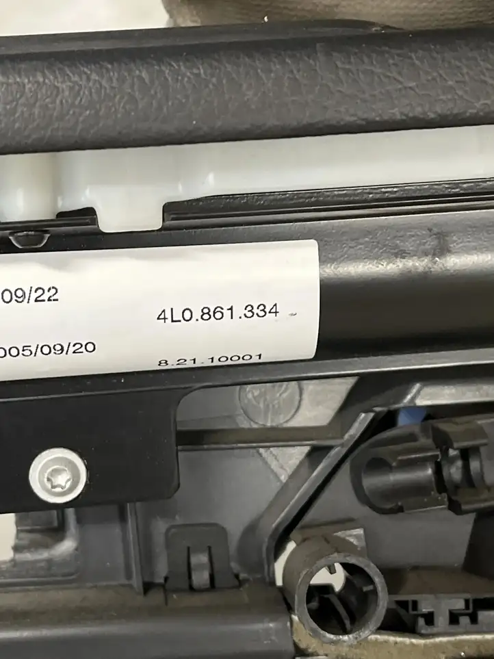 Audi Q7 4L (2009 - 2015) Обшивка задней двери — фото 4