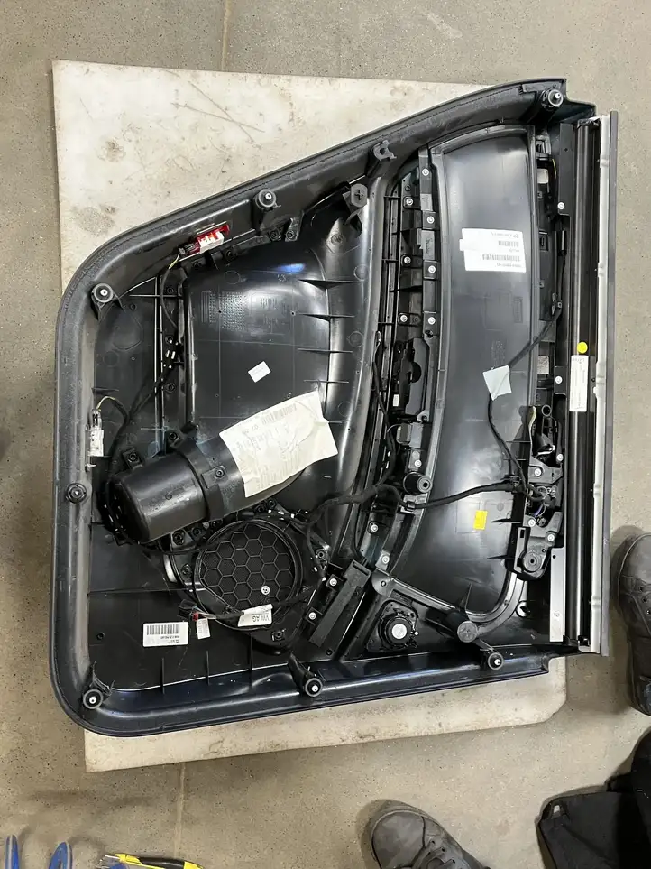 Audi Q7 4L (2009 - 2015) Обшивка задней двери — фото 11