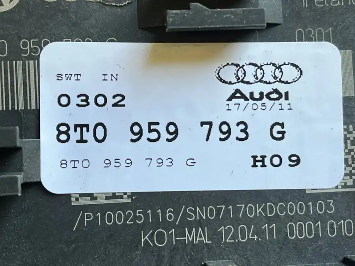 Audi A5 8T 8F (2007 - 2011) 8T0959793G Блок управления дверью — фото 3