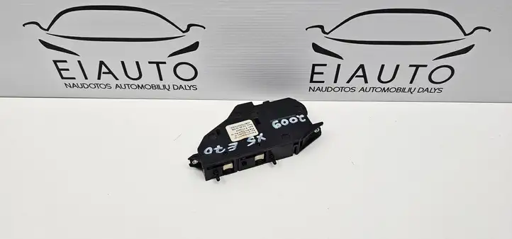 BMW X5 E70 (2006 - 2013) 9177780 Замок бардачка — фото 7