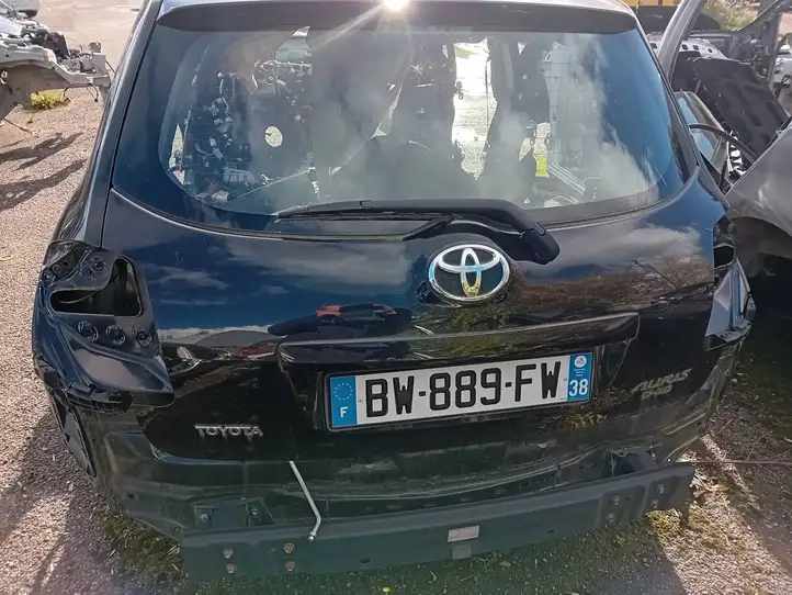 Toyota Auris 150 (2006 - 2012) Крышка багажника — фото 1