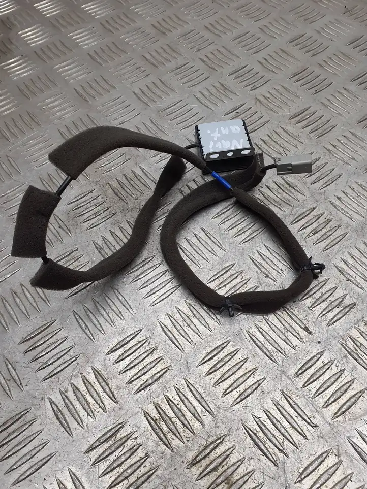 Infiniti Q70 Y51 (2013 - 2019) 259751ME1A GPS антенна — фото 4