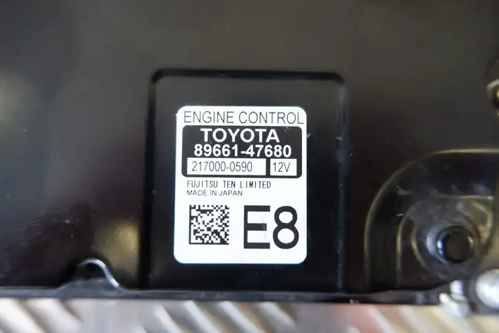 Toyota Prius (XW50) (2015 - ) 8966147680 Блок управления двигателем (ЭБУ) — фото 3