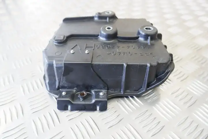 Toyota Prius (XW50) (2015 - ) 7440447030 Площадка аккумулятора — фото 8
