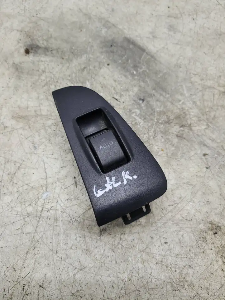 Toyota Avensis T250 (2003 - 2006) 7427205020 Блок кнопок стеклоподъемников — фото 1