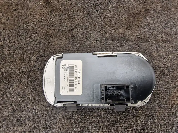 Land Rover Discovery 4 - LR4 (2013 - 2016) AH2213A024AC Включатель фонарей — фото 2