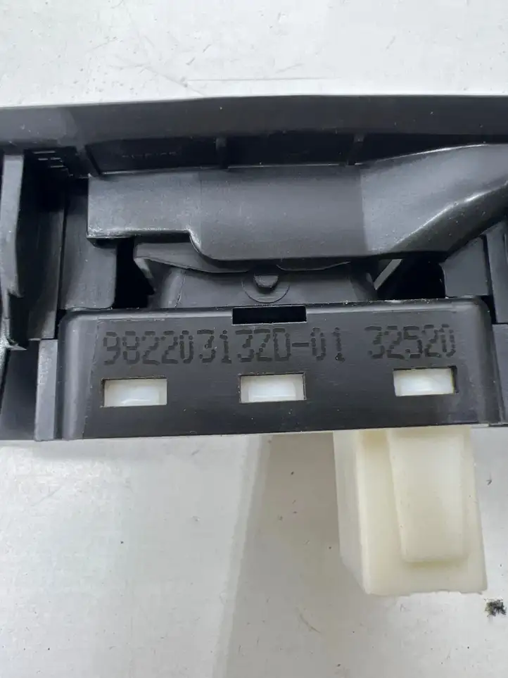 Peugeot 508 II (2018 - ) 98220313ZD Блок кнопок стеклоподъемников — фото 2