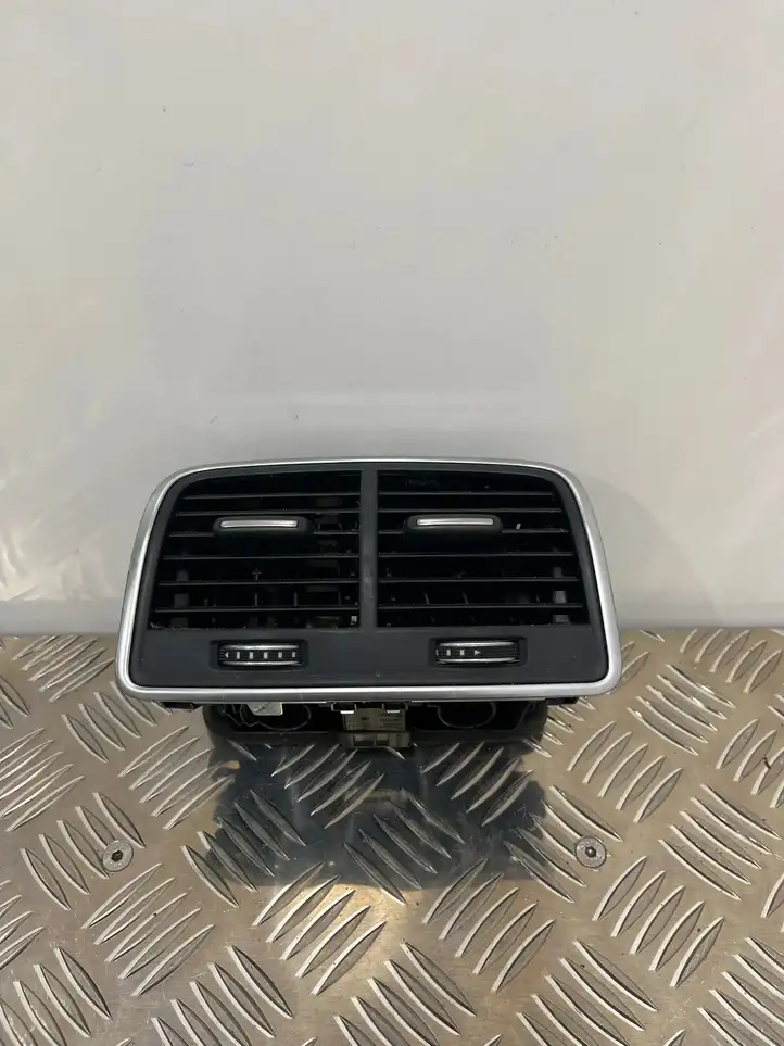 Audi A6 C7 (2014 - 2018) 4G0819203 Задний воздушный дефлектор — фото 1