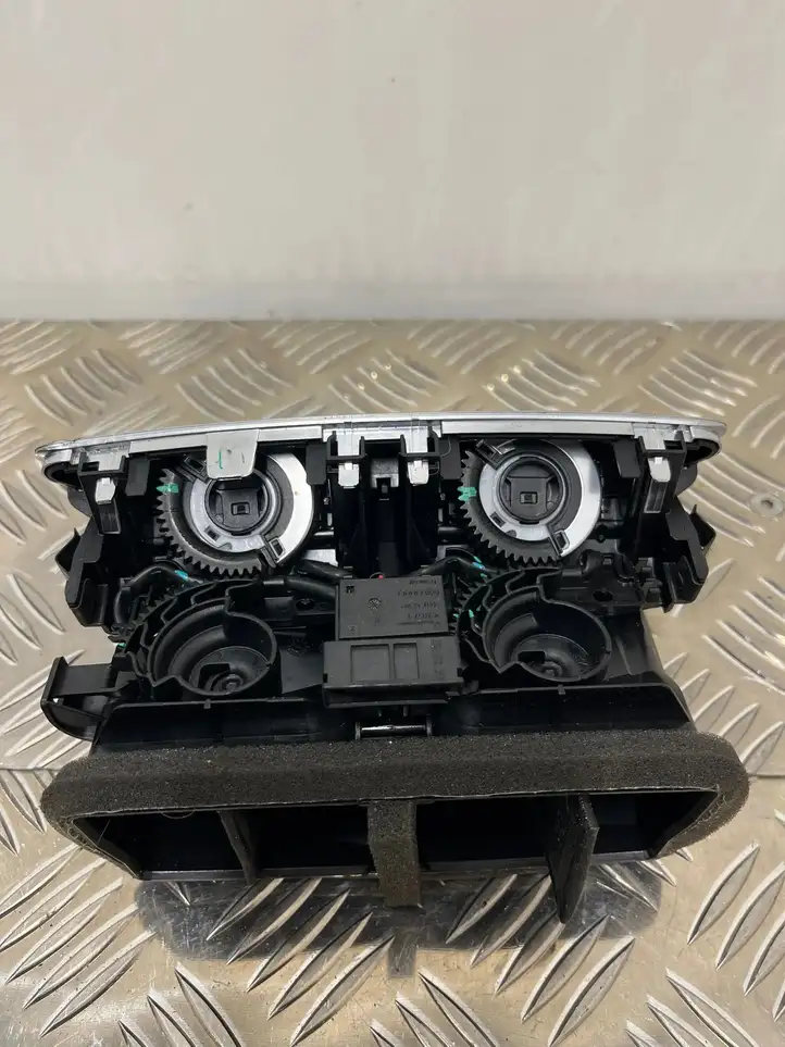 Audi A6 C7 (2014 - 2018) 4G0819203 Задний воздушный дефлектор — фото 4