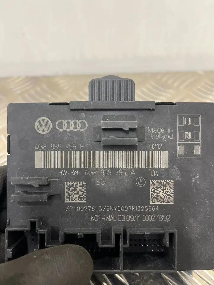 Audi A6 C7 (2011 - 2014) 4G8959795E Блок управления дверью — фото 3