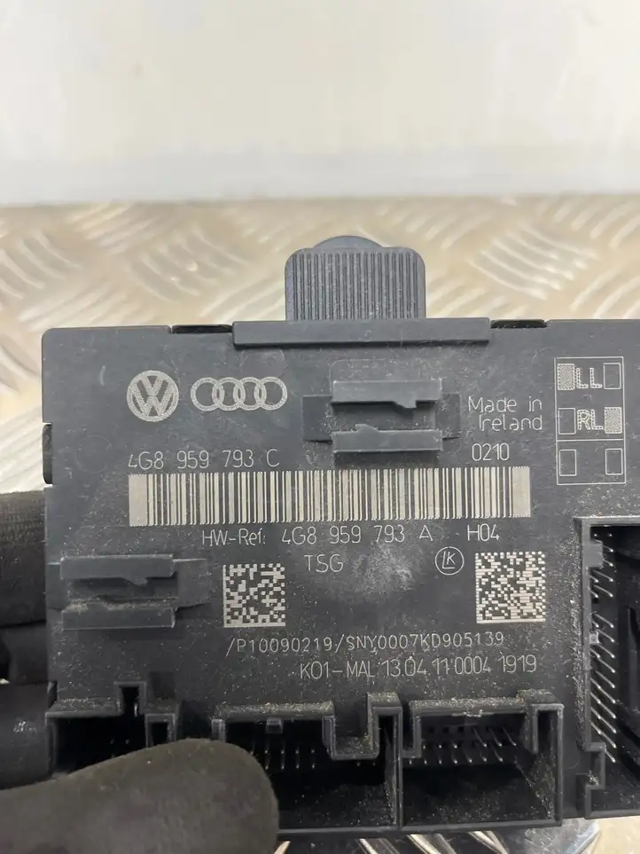 Audi A6 C7 (2011 - 2014) 4G8959793C Блок управления дверью — фото 3