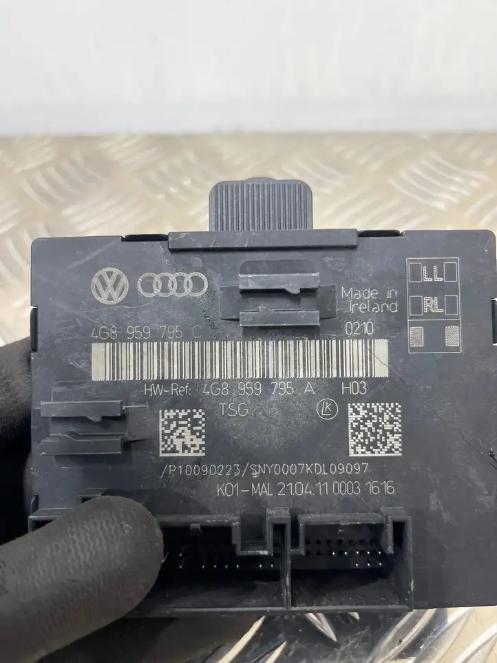 Audi A6 C7 (2011 - 2014) 4G8959795A Блок управления дверью — фото 3