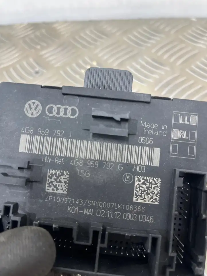 Audi A6 C7 (2011 - 2014) 4G8959792G Блок управления дверью — фото 3