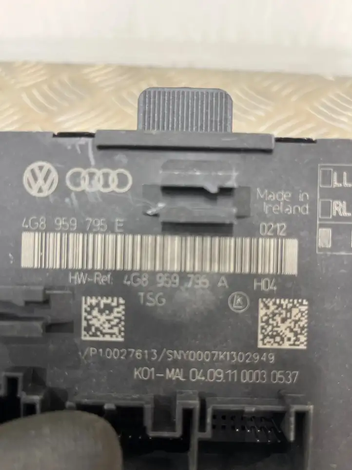 Audi A6 C7 (2011 - 2014) 4G8959795E Блок управления дверью — фото 3