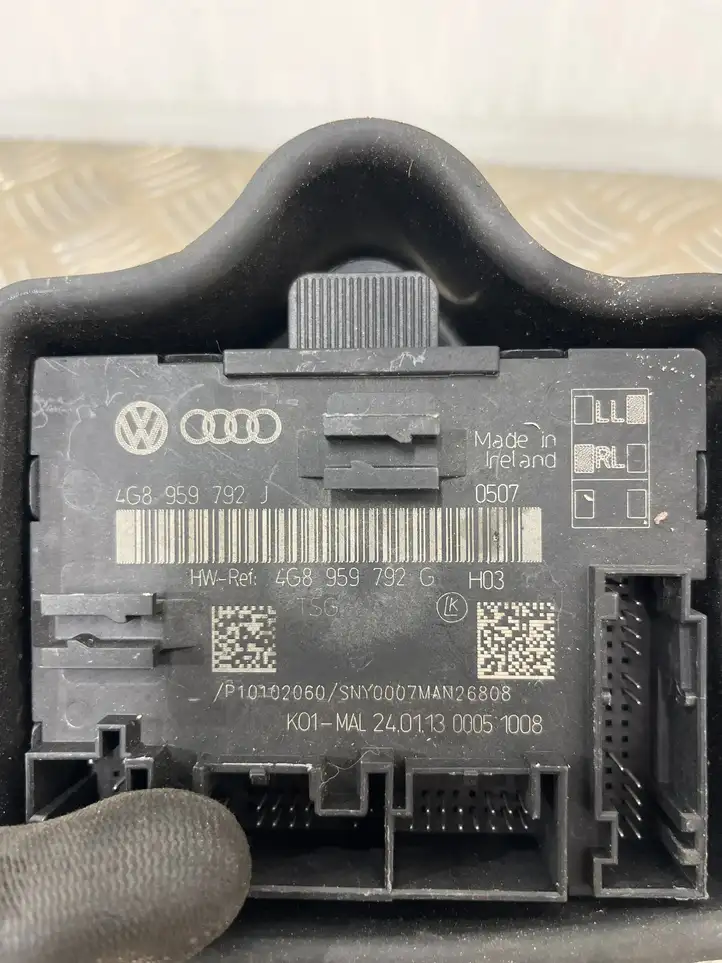 Audi A6 C7 (2011 - 2014) 4G8959792G Блок управления дверью — фото 3