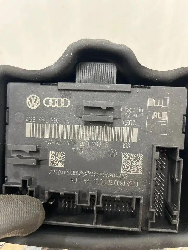 Audi A6 C7 (2014 - 2018) 4G8959793J Блок управления дверью — фото 3