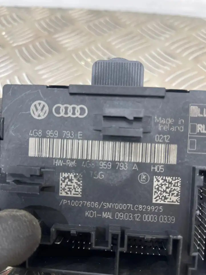 Audi A6 C7 (2011 - 2014) 4G8959793A Блок управления дверью — фото 3