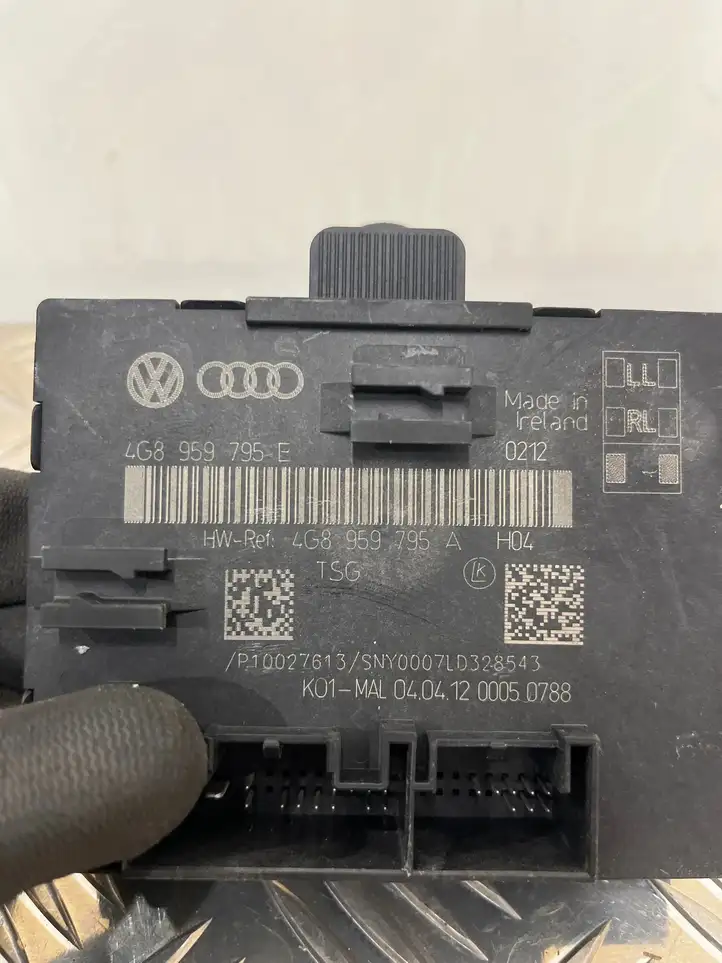 Audi A6 C7 (2011 - 2014) 4G8959795E Блок управления дверью — фото 3