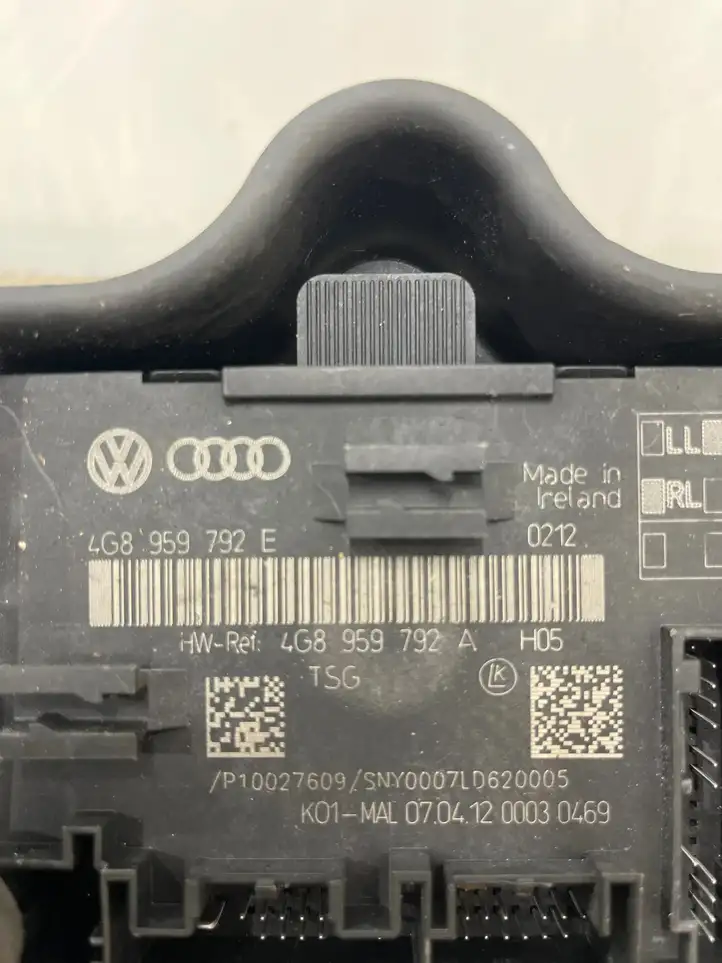 Audi A6 C7 (2011 - 2014) 4G8959792A Блок управления дверью — фото 3