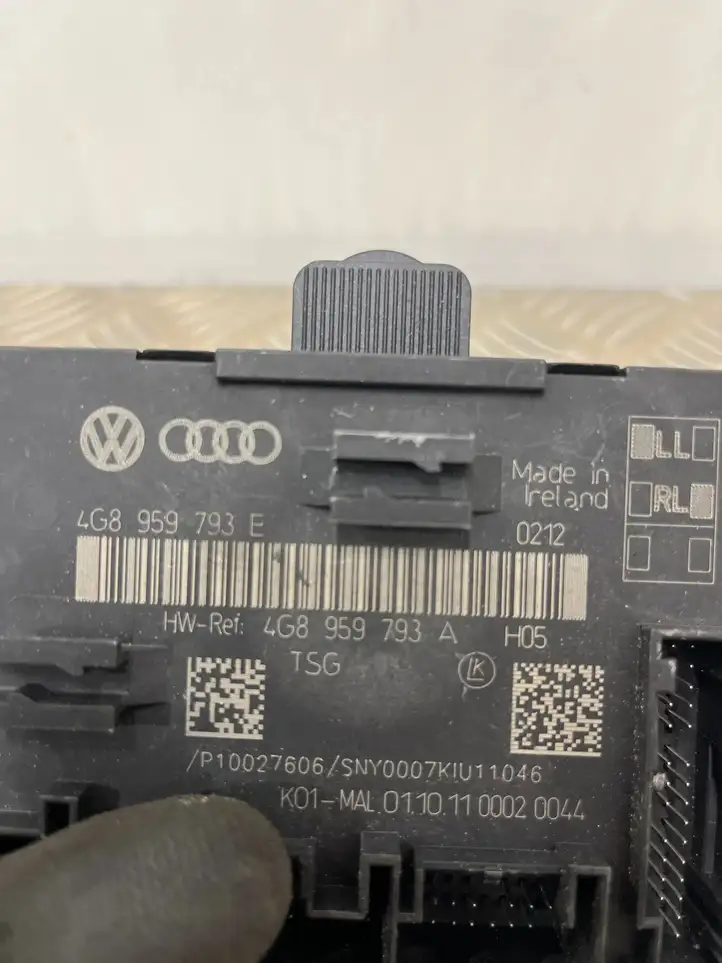 Audi A6 C7 (2011 - 2014) 4G8959793A Блок управления дверью — фото 3