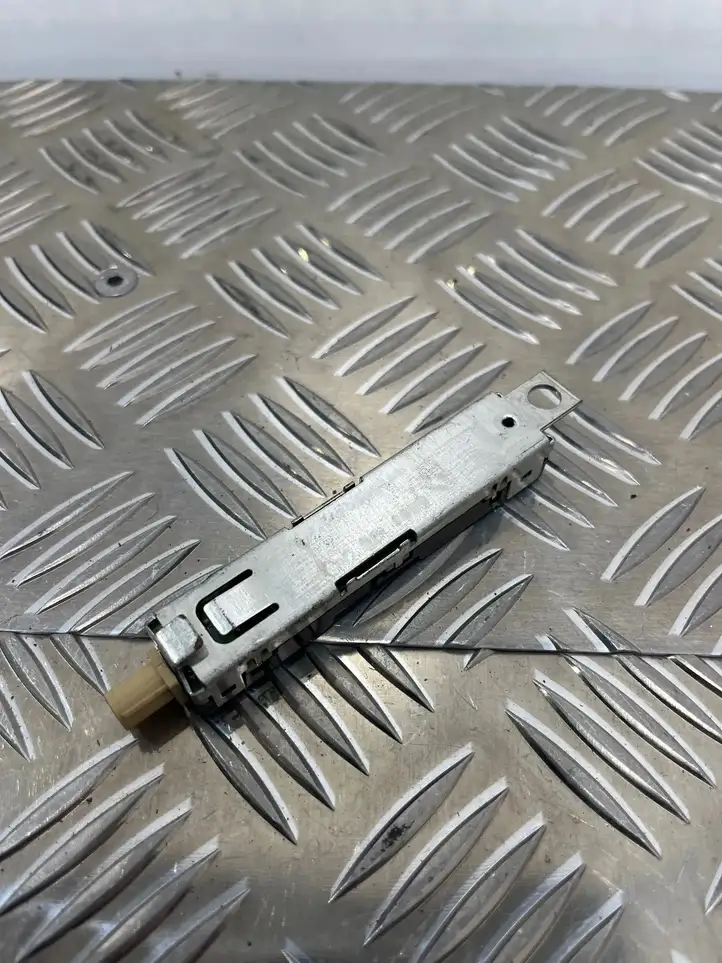 Audi A6 (2011 - 2014)  4G9035225A Усилитель антенны