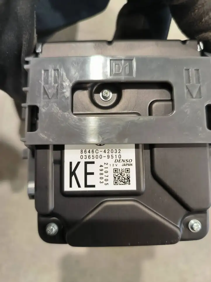Toyota RAV 4 (XA50) (2018 - ) 8646C42032 Камера в лобовом стекле — фото 2