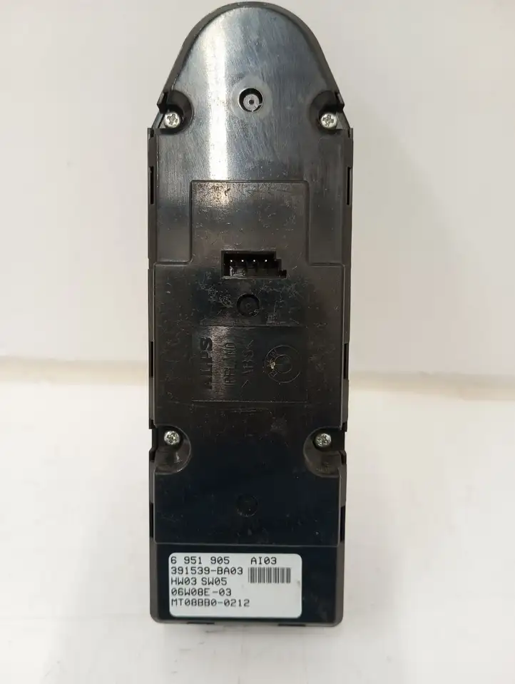 BMW 5 E60 E61 (2004 - 2010) 6951905 Кнопка стеклоподъемников — фото 2