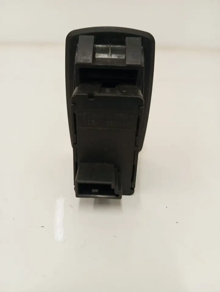 BMW 3 E90 E91 (2005 - 2012) 6945874 Кнопка стеклоподъемников — фото 3