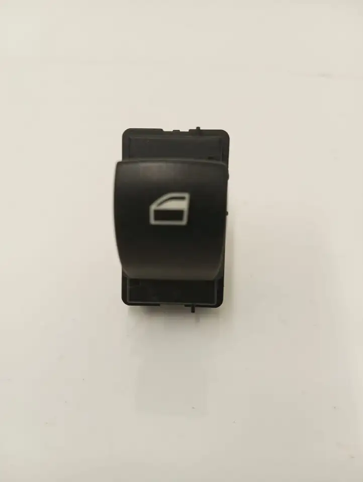 BMW 5 E60 E61 (2004 - 2010) 69222244 Кнопка стеклоподъемников — фото 1