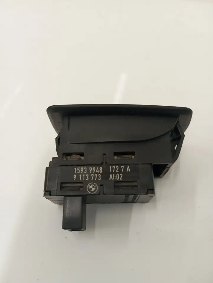 BMW 5 E60 E61 (2004 - 2010) 9113773 Кнопка стеклоподъемников — фото 2